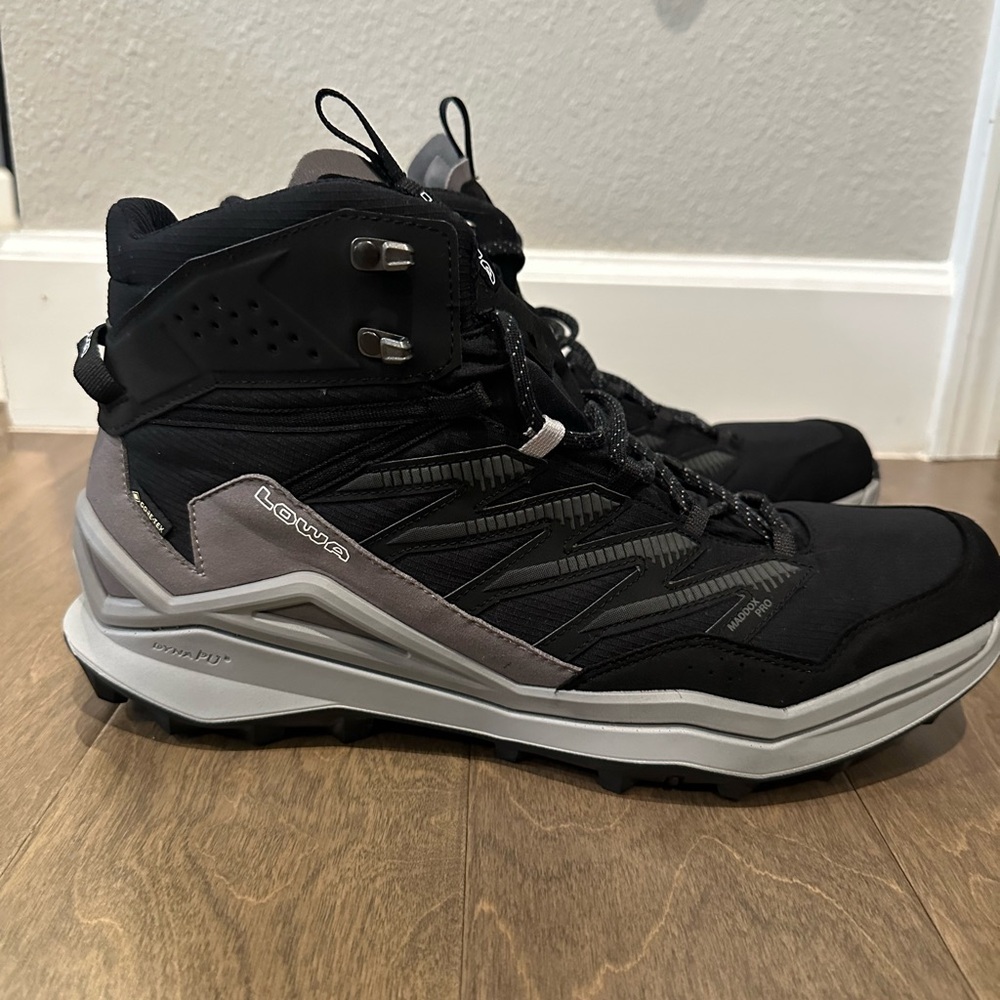 Lowa Black and Gray Athletic Shoes - Picture 4 of 8